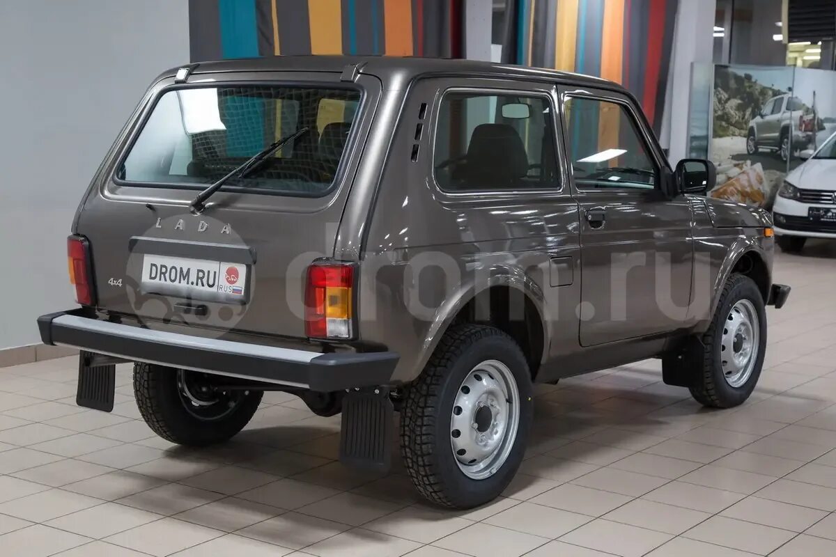 Нива легенд люкс фото Лада 4x4 2121 Нива 1.7 MT Люкс Кондиционер Металлик (01.2018 - 08.2018) - технич