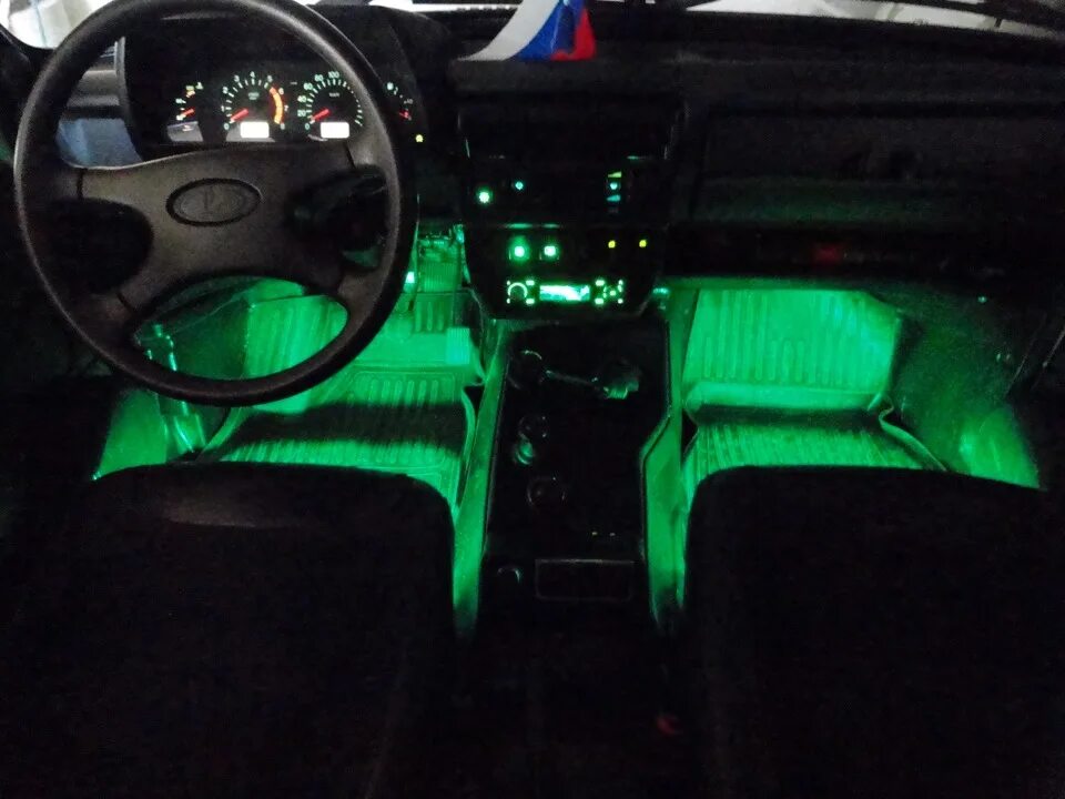 Нива легенд неоновая лента в салоне фото Подсветка салона - Lada 4x4 3D, 1,7 л, 2010 года тюнинг DRIVE2