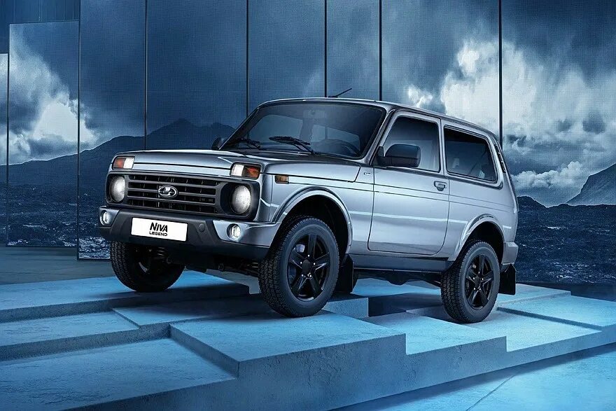 Нива легенд тревел фото Внедорожнику Lada Niva Legend вернули особые версии Urban и Black, есть цены - К