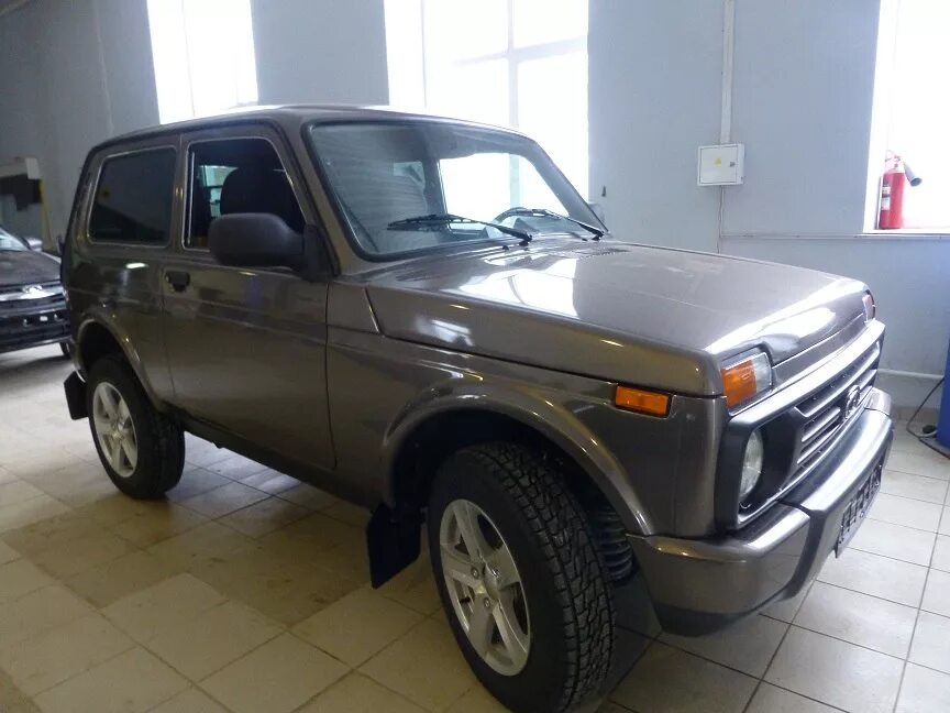 Нива легенд урбан 2024 фото Фото новой Lada Urban у дилера в Белорецке " Новая Нива Урбан 2024 официальный с