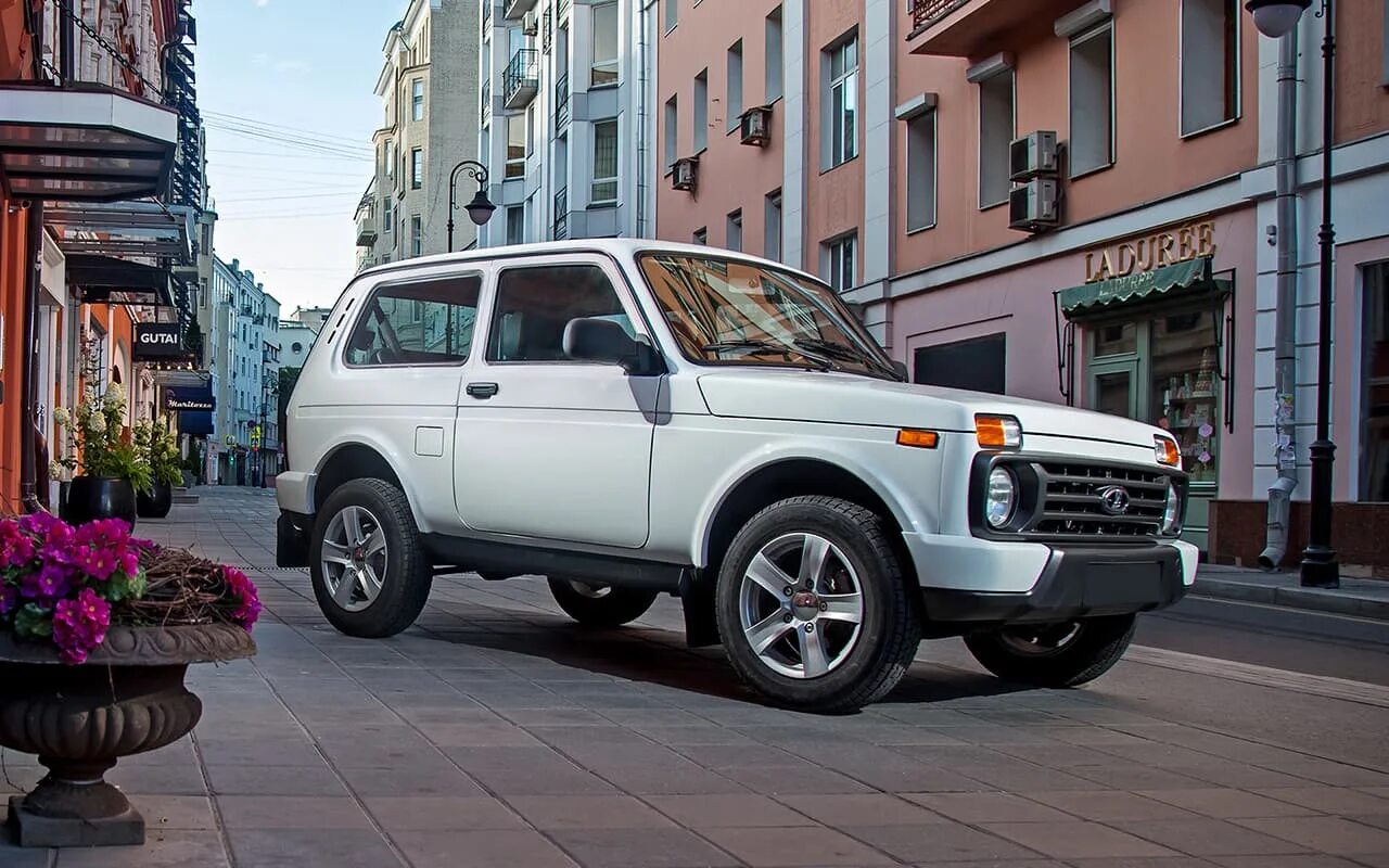 Нива легенд урбан 2024 фото Фото LADA Niva Legend 3 двери в новом кузове, фото салона