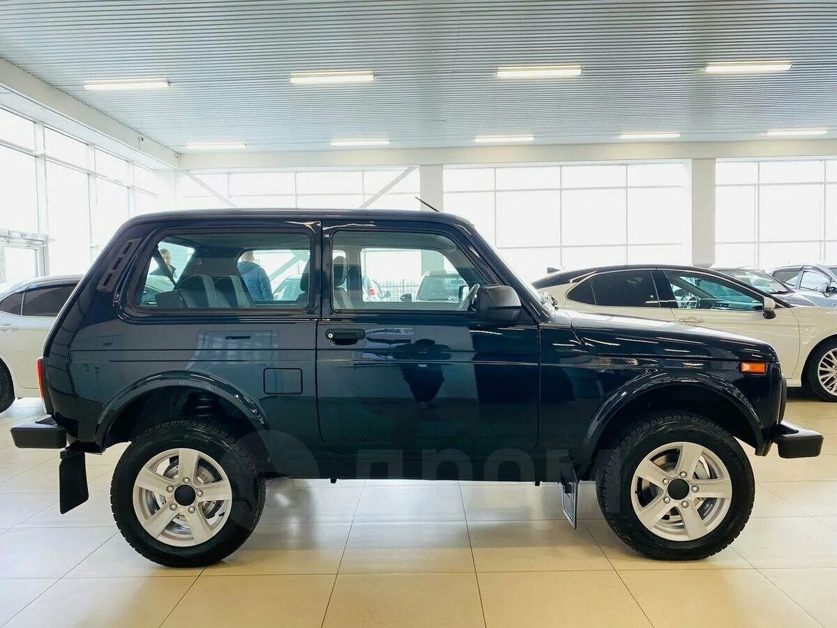 Нива легенд зеленая фото Купить б/у Lada (ВАЗ) Niva Legend 2021-2024 1.7 MT (83 л.с.) 4WD бензин механика