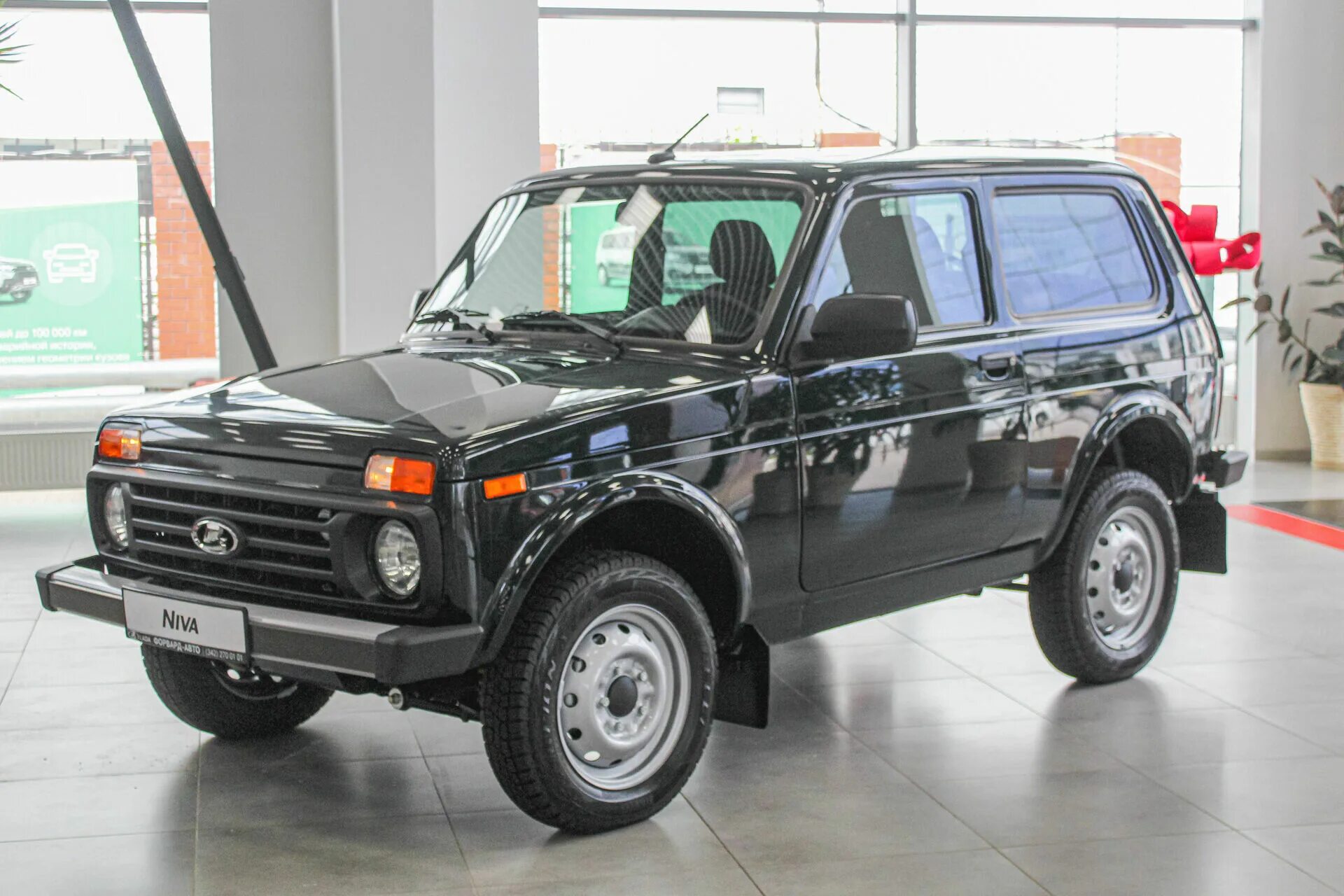 Нива легенд зеленая фото Lada Niva Legend 3 дв Classic 1.7 5MT в лизинг по цене 981000 - Лот c5c117dc-b2a