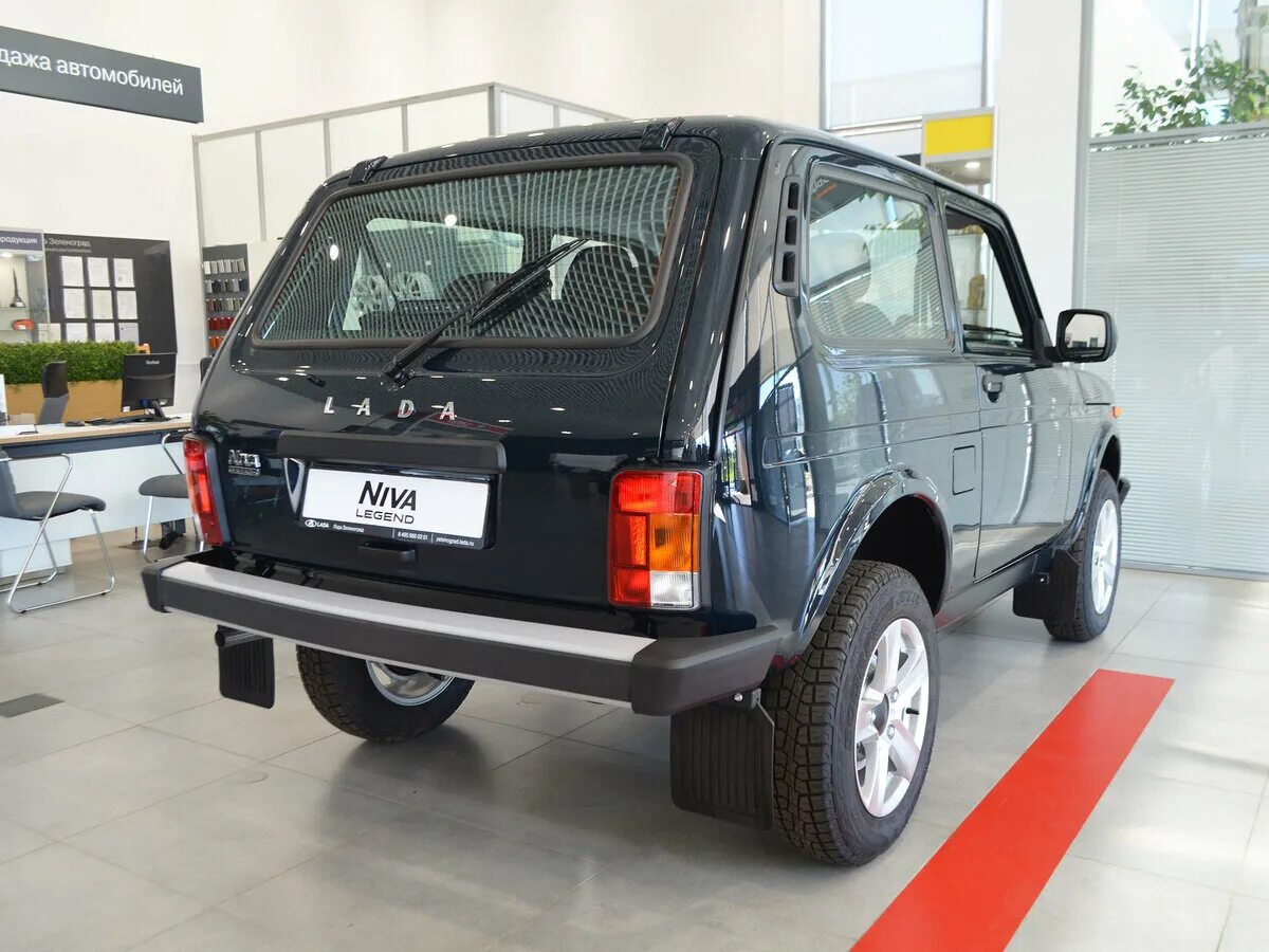 Нива легенд зеленая фото Купить новый Lada (ВАЗ) Niva Legend 2021-2024 1.7 MT (83 л.с.) 4WD бензин механи