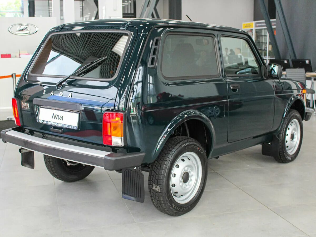 Нива легенд зеленая фото Купить новый Lada (ВАЗ) Niva Legend 2021-2024 1.7 MT (83 л.с.) 4WD бензин механи