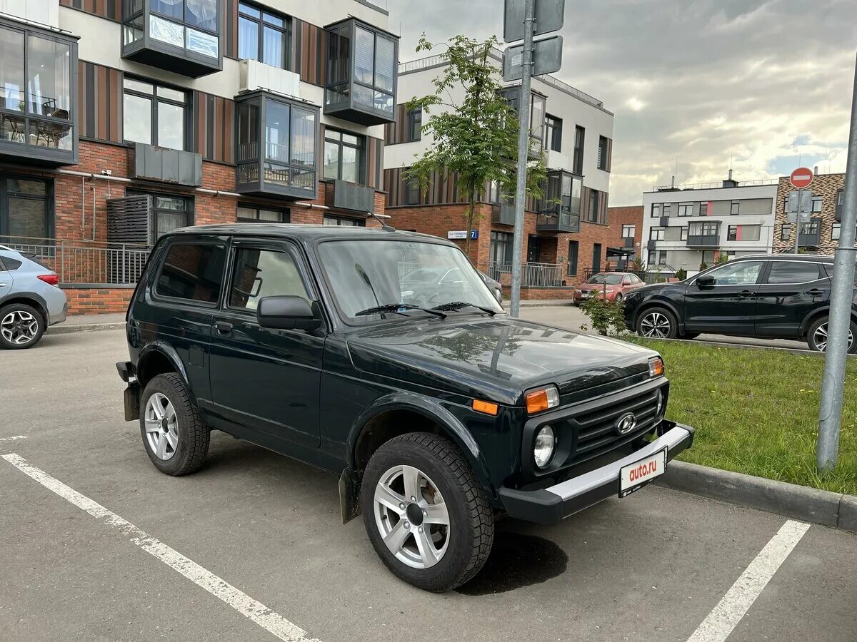 Нива легенд зеленая фото Купить б/у Lada (ВАЗ) Niva Legend 2021-2024 1.7 MT (83 л.с.) 4WD бензин механика