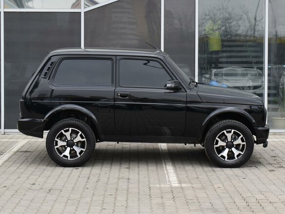 Нива легенда черная фото Купить б/у Lada (ВАЗ) Niva Legend 2021-2024 1.7 MT (83 л.с.) 4WD бензин механика