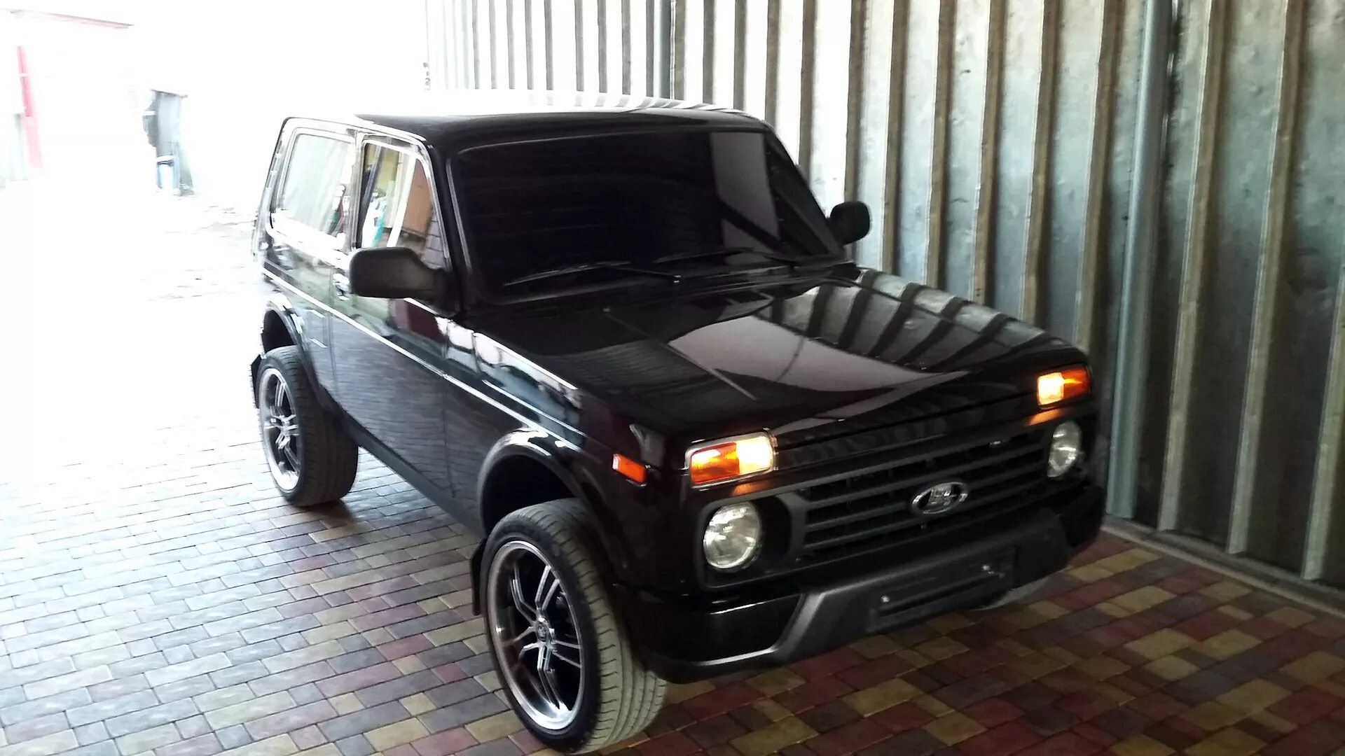 Нива легенда черная фото Niva Black R18+тонировка в круг…фото.#НиваУрбанЧерная - Lada 4x4 3D, 1,7 л, 2019