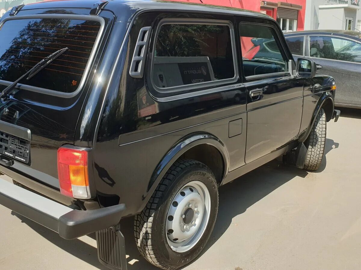 Нива легенда черная фото Купить б/у Lada (ВАЗ) Niva Legend 2021-2024 1.7 MT (83 л.с.) 4WD бензин механика
