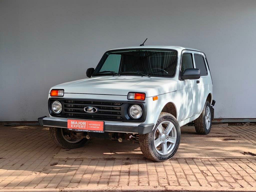 Нива легенда в белом цвете фото Купить б/у Lada (ВАЗ) Niva Legend 2021-2024 1.7 MT (83 л.с.) 4WD бензин механика