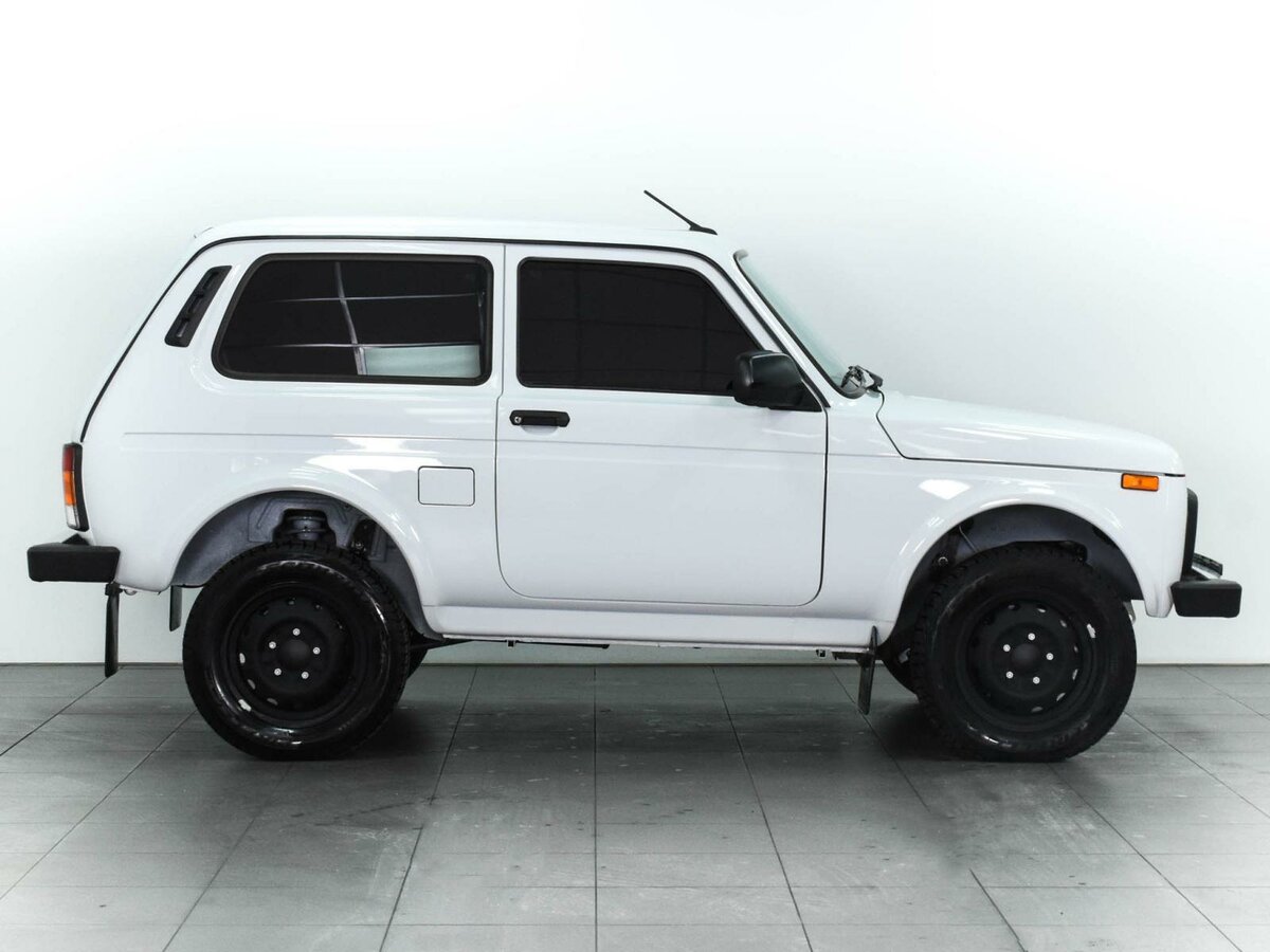 Нива легенда в белом цвете фото Купить б/у Lada (ВАЗ) Niva Legend 2021-2024 1.7 MT (83 л.с.) 4WD бензин механика