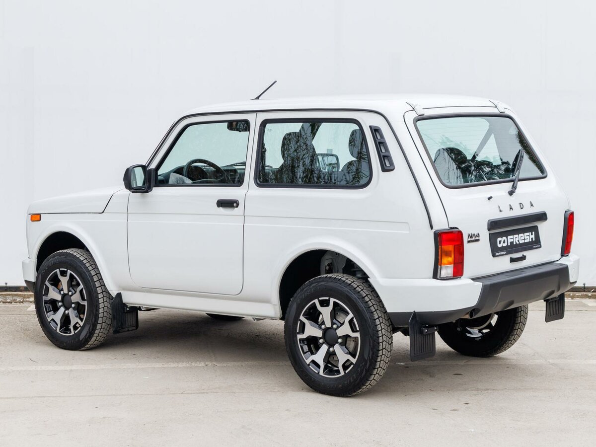 Нива легенда в белом цвете фото Купить б/у Lada (ВАЗ) Niva Legend 2021-2024 1.7 MT (83 л.с.) 4WD бензин механика
