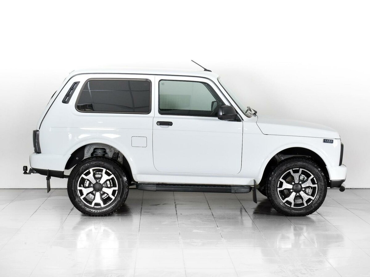 Нива легенда в белом цвете фото Купить б/у Lada (ВАЗ) Niva Legend 2021-н.в. 1.7 MT (83 л.с.) 4WD бензин механика