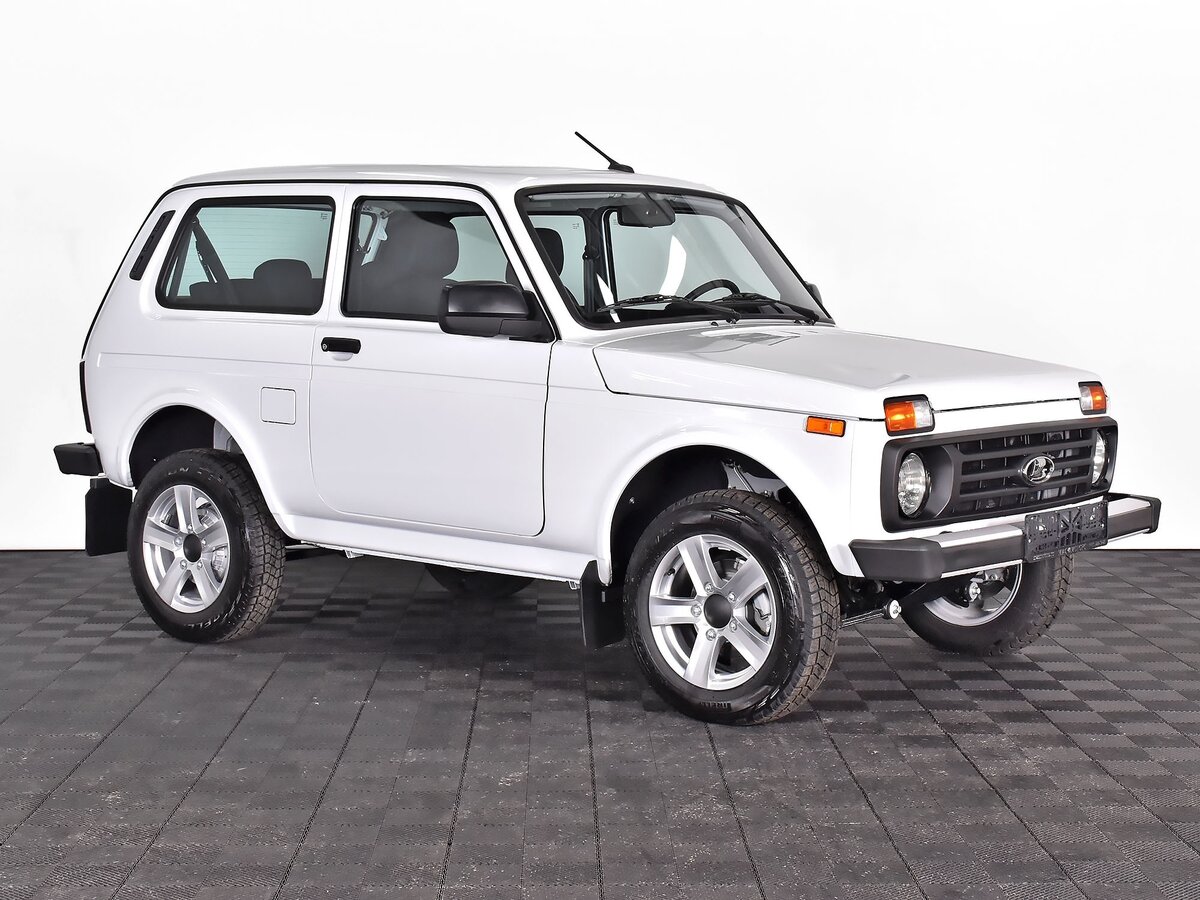 Нива легенда в белом цвете фото Купить б/у Lada (ВАЗ) Niva Legend 2021-2024 1.7 MT (83 л.с.) 4WD бензин механика