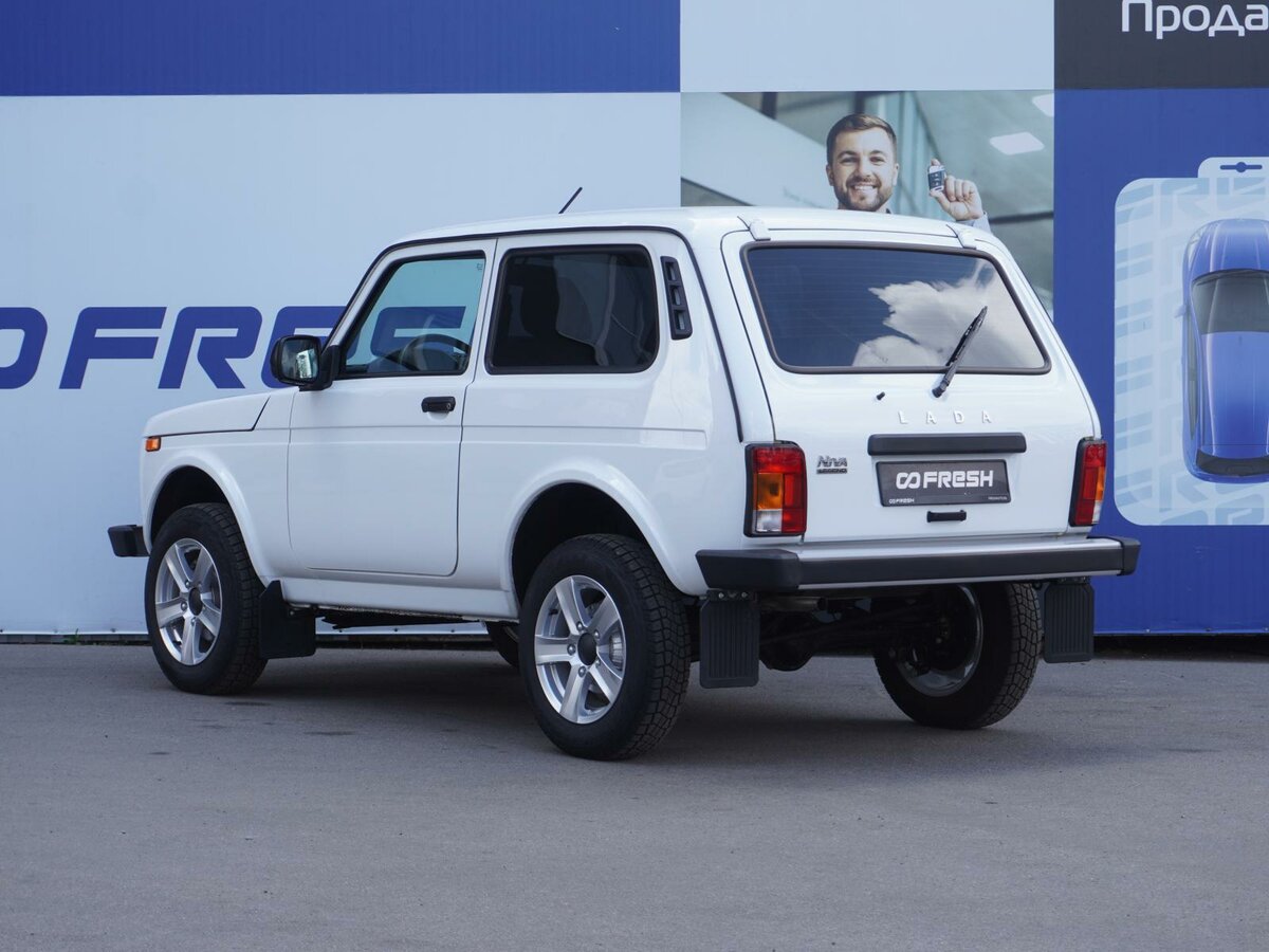 Нива легенда в белом цвете фото Купить б/у Lada (ВАЗ) Niva Legend 2021-2024 1.7 MT (83 л.с.) 4WD бензин механика