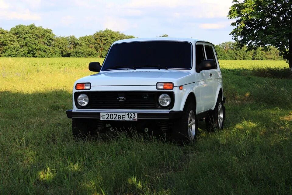 Нива лучшие фото Яркие фото, part 1 - Lada 4x4 3D, 1,7 л, 2013 года фотография DRIVE2