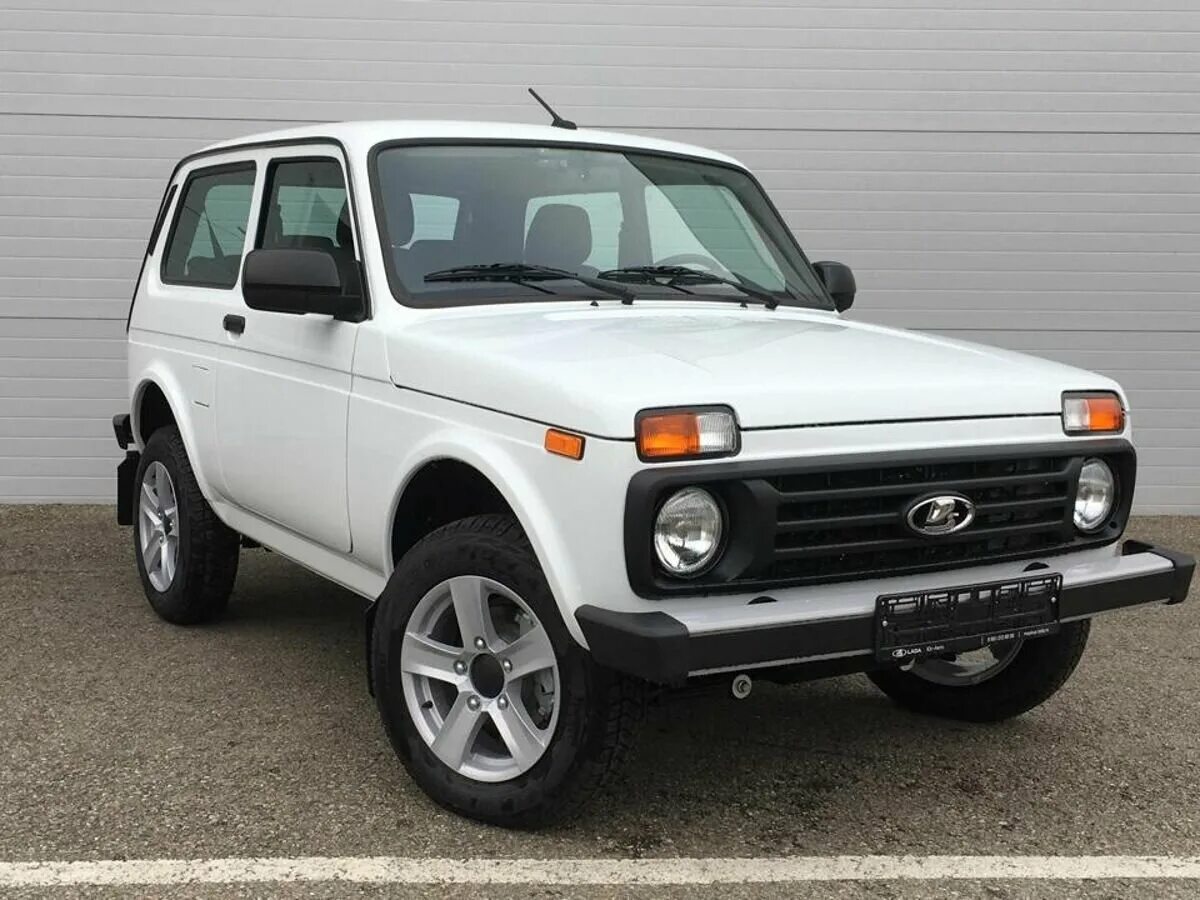 Нива люкс 2024 фото Купить новый Lada (ВАЗ) Niva Legend 2021-2024 Euro-2 1.7 MT (83 л.с.) 4WD бензин