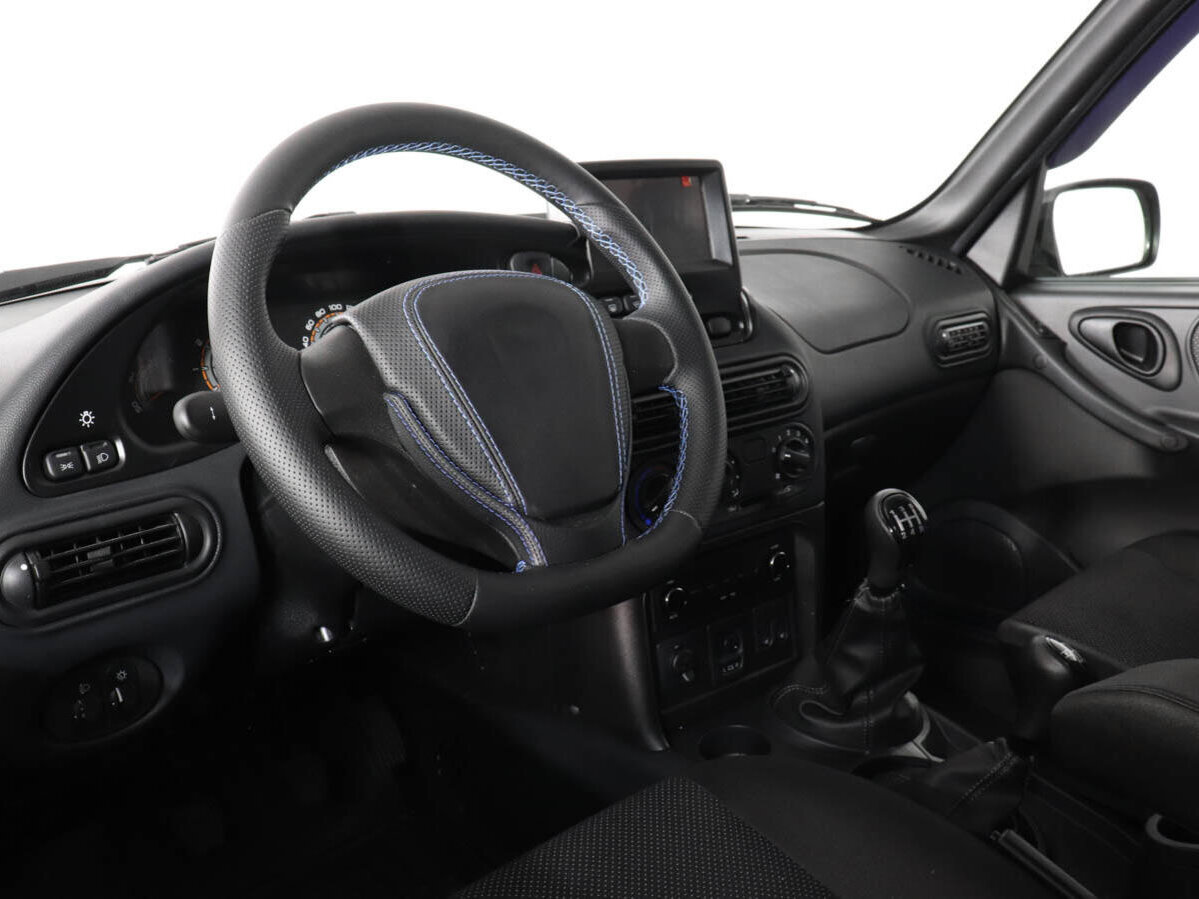 Нива люкс 2024 фото Купить б/у Lada (ВАЗ) Niva I Рестайлинг (Travel) 1.7 MT (80 л.с.) 4WD бензин мех