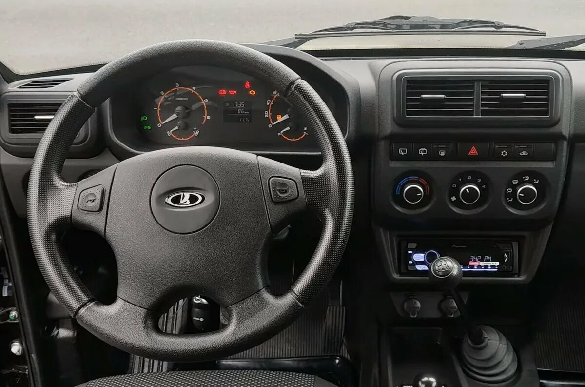 Нива люкс 2024 фото Lada Niva Bronto снова в продаже: сколько теперь просят за серьезный внедорожник