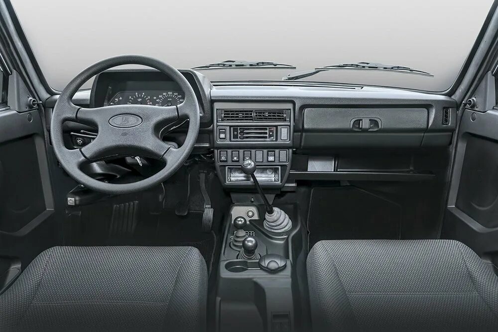 Нива люкс фото Рестайлинговая Lada 4x4: АвтоВАЗу разрешили продавать внедорожник - Российская г