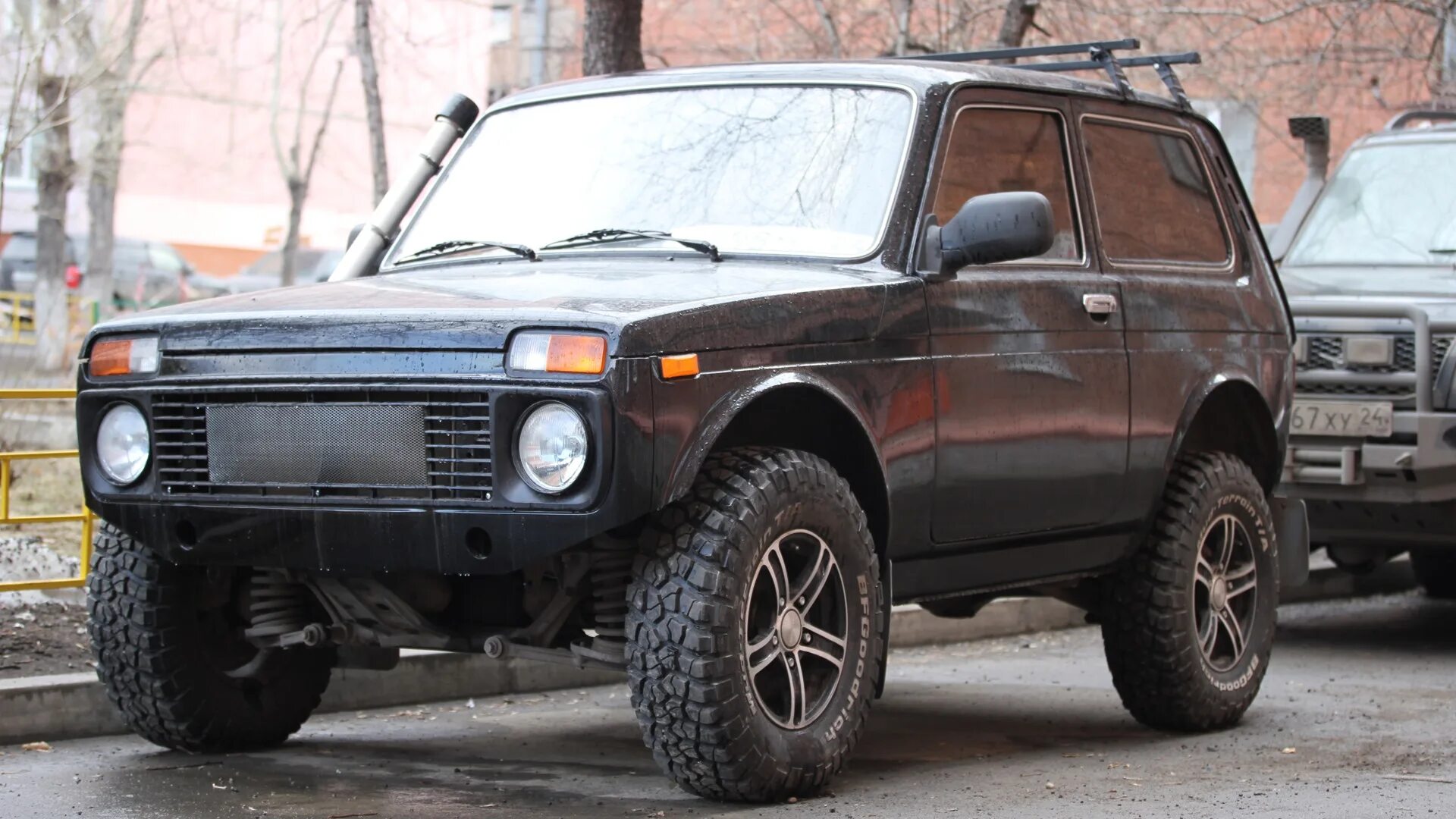 Нива на 15 колесах фото Lada 4x4 3D 1.7 бензиновый 1997 Black на DRIVE2