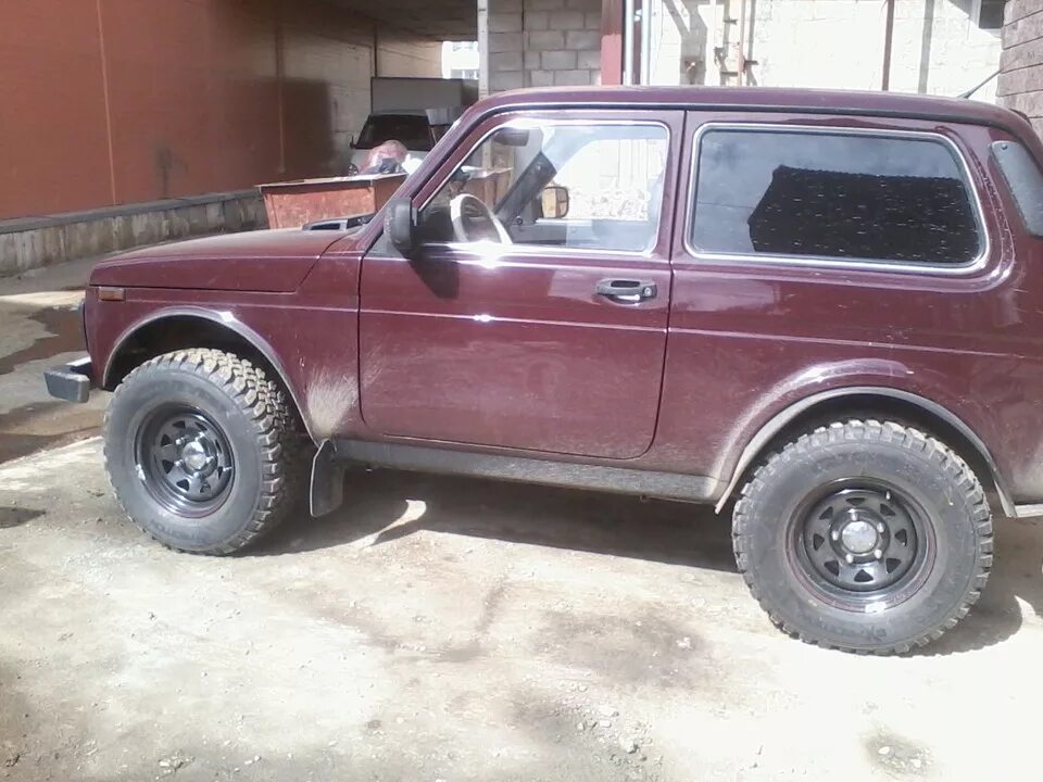 Нива на 15 колесах фото контайр 235/75 r15 - Lada 4x4 3D, 1,7 л, 2012 года шины DRIVE2