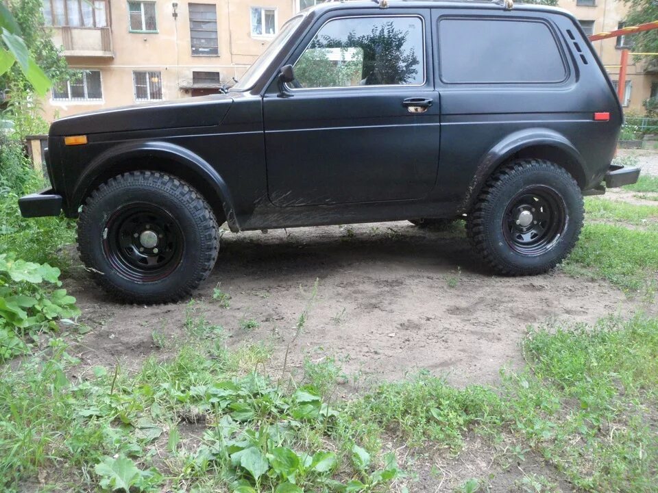 Нива на 15 колесах фото Cordiant 235/75/15 + ORW 15x8 ET-0 - Lada 4x4 3D, 1,6 л, 1987 года колёсные диск