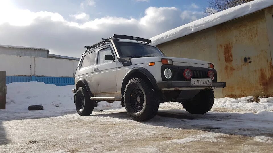 Нива на 15 колесах фото 29е лабутены MAXXIS TREPADOR на ниве - Lada 4x4 3D, 1,7 л, 2009 года шины DRIVE2