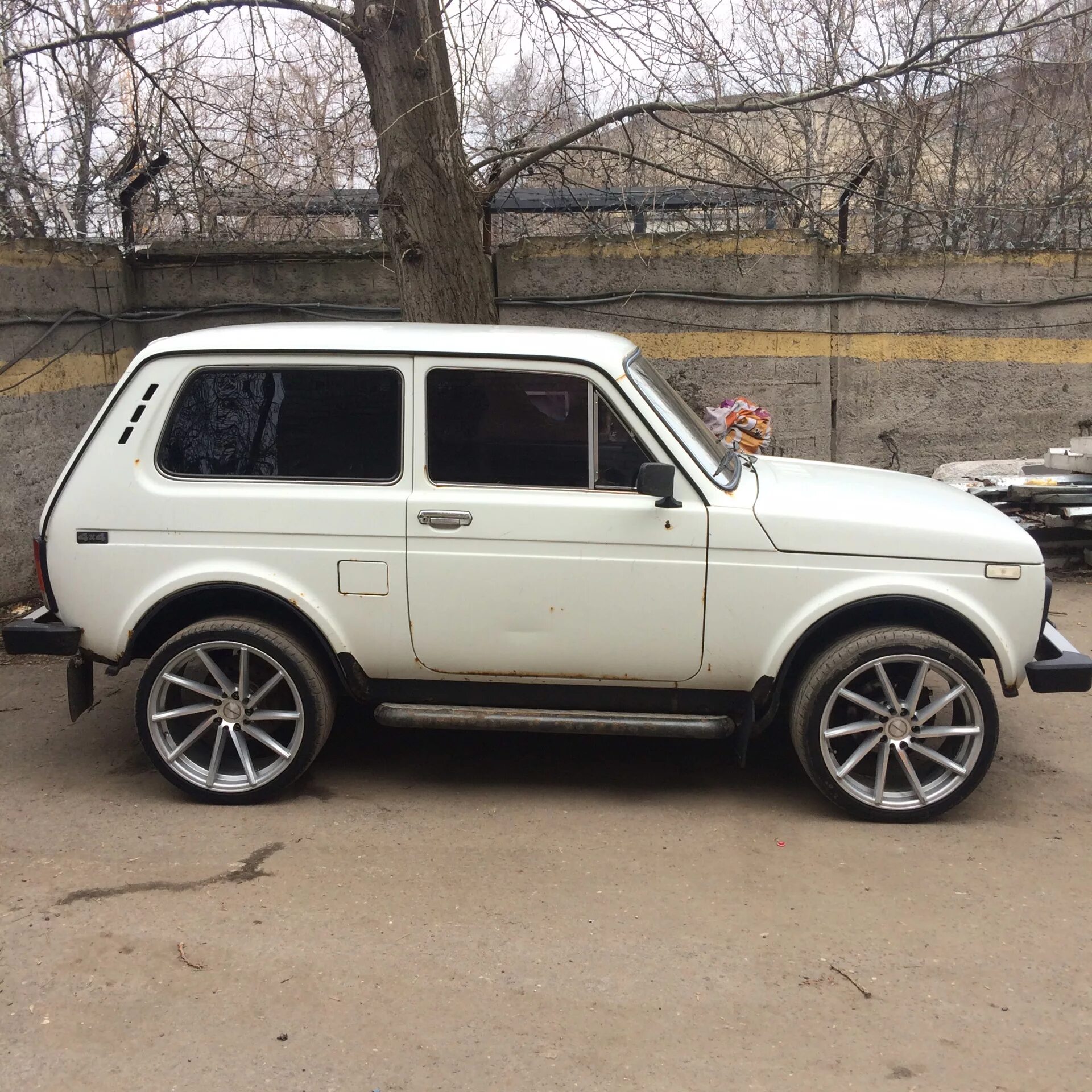 Нива на 15 колесах фото Диски Vossen r19 на Ниву - Lada 4x4 3D, 1,7 л, 1997 года тюнинг DRIVE2
