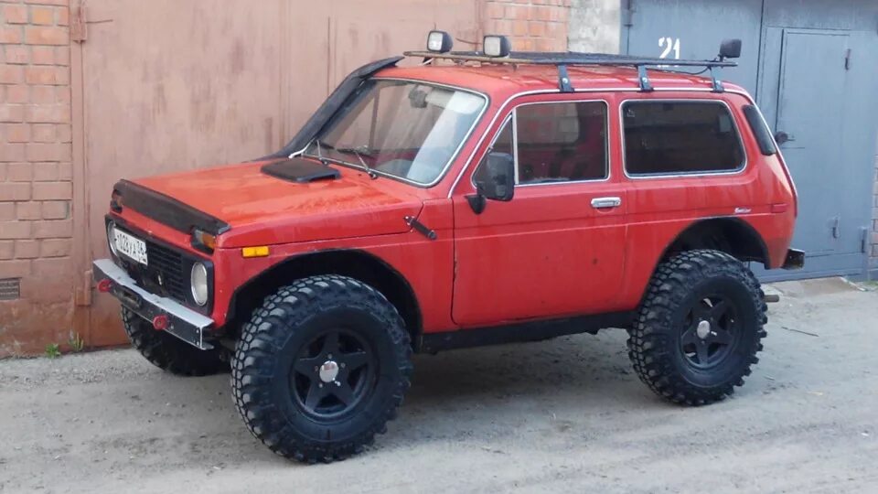 Нива на 15 колесах фото Simex 32" в ниву без лифта. - Lada 4x4 3D, 1,7 л, 1985 года шины DRIVE2