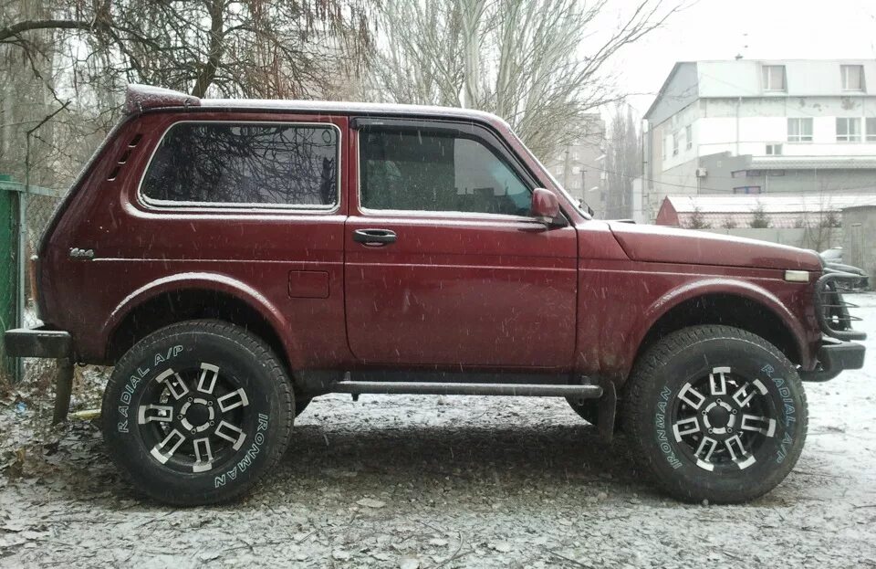 Нива на 15 колесах фото Пузотерко) или 30,5 дюймовые колеса - Lada 4x4 3D, 1,7 л, 2001 года шины DRIVE2