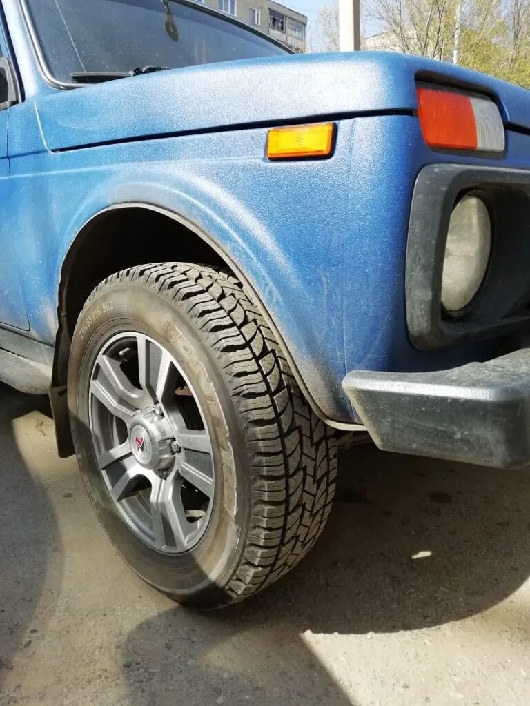 Нива на 215 резине фото Новые колеса - Lada 4x4 3D, 1,7 л, 2010 года шины DRIVE2