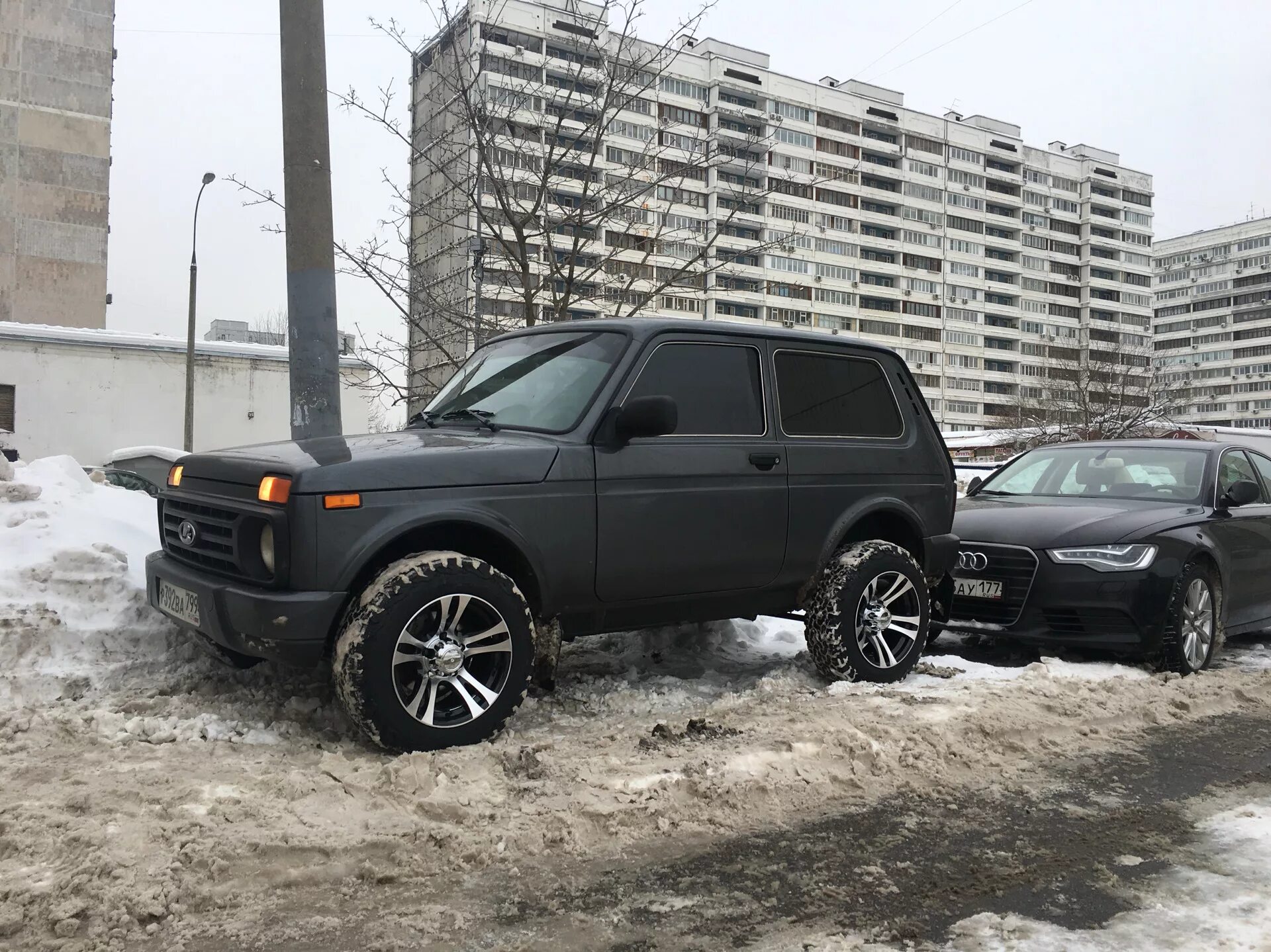 Нива на черных дисках фото Колёса - Lada 4x4 3D, 1,7 л, 2017 года колёсные диски DRIVE2