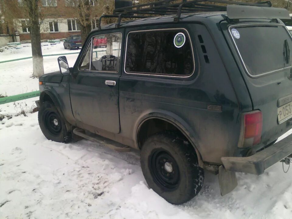 Нива на черных штампах фото Шиповка на волговских штампах - Lada 4x4 3D, 1,7 л, 1997 года шины DRIVE2