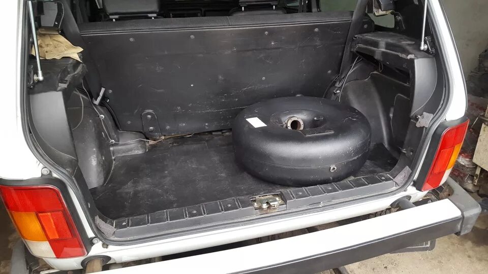 Нива на газу фото Даем ГАЗУ - Lada 4x4 3D, 1,7 л, 2011 года аксессуары DRIVE2