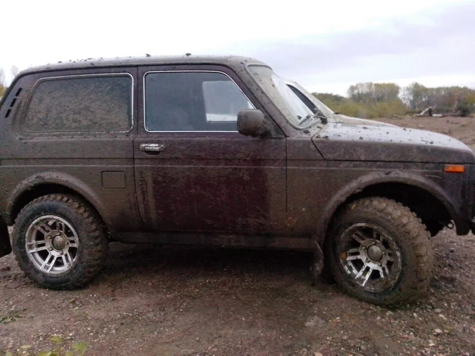 Нива на грязевых колесах фото Покатушки - Chevrolet Niva, 1,7 л, 2004 года фотография DRIVE2