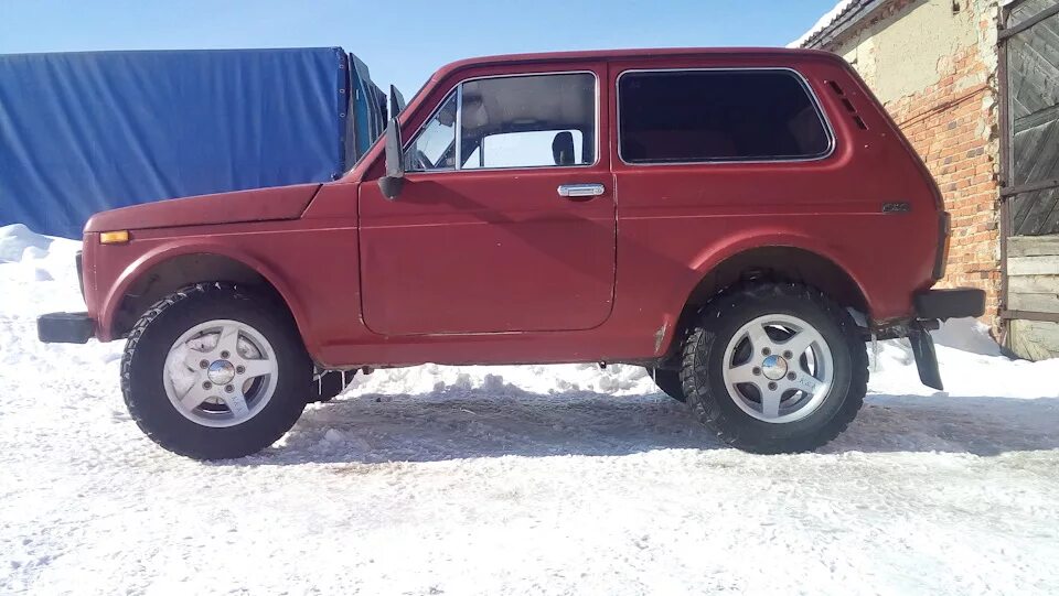 Нива на колесах 215 65 16 фото Kumho 215 75 r 15 на ниву - Lada 4x4 3D, 1,7 л, 1997 года фотография DRIVE2
