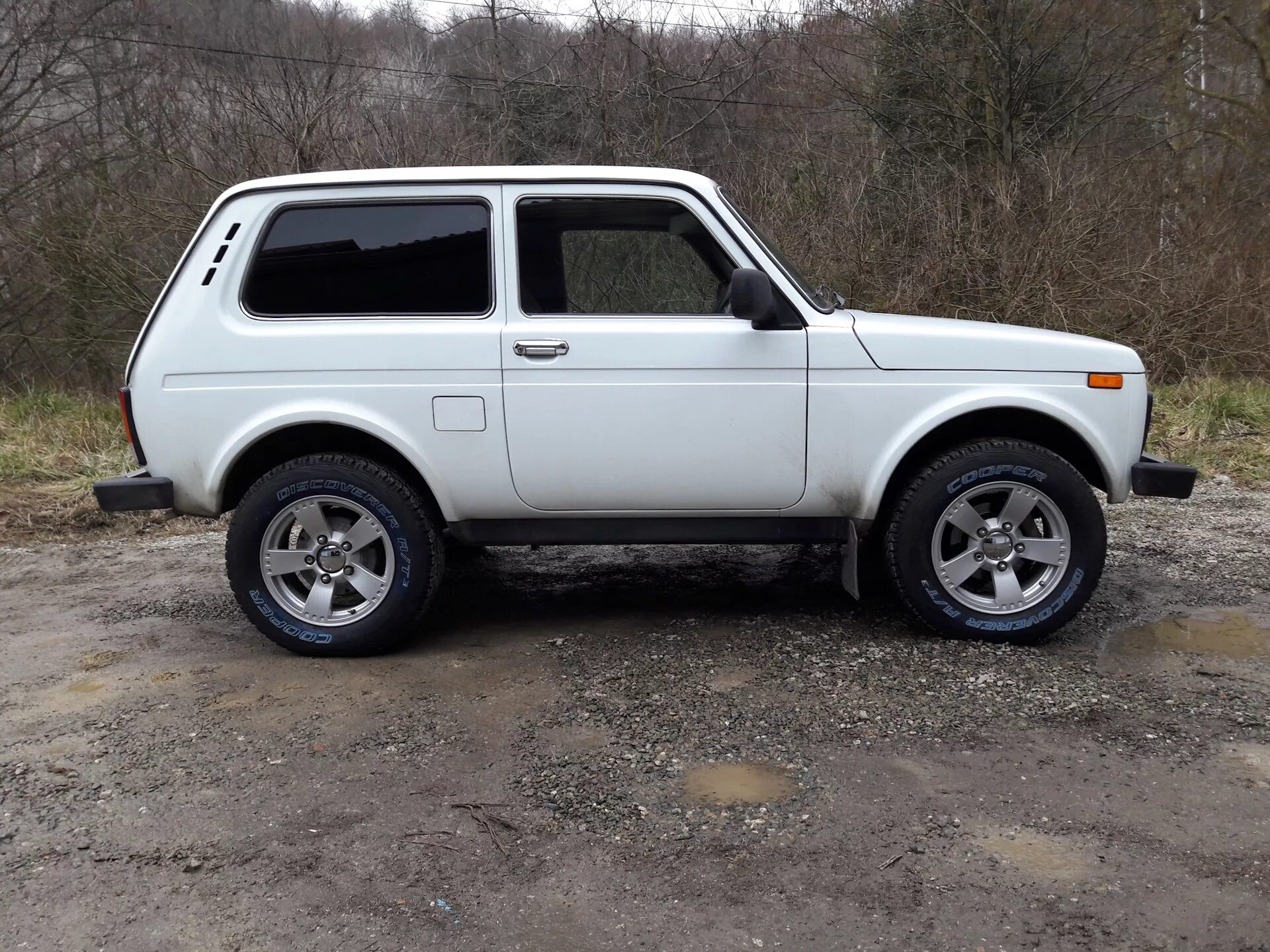 Нива на колесах 215 65 16 фото Нива 3D на COOPER DISCOVERER A/T3 SPORT 215/70 R16 - DRIVE2