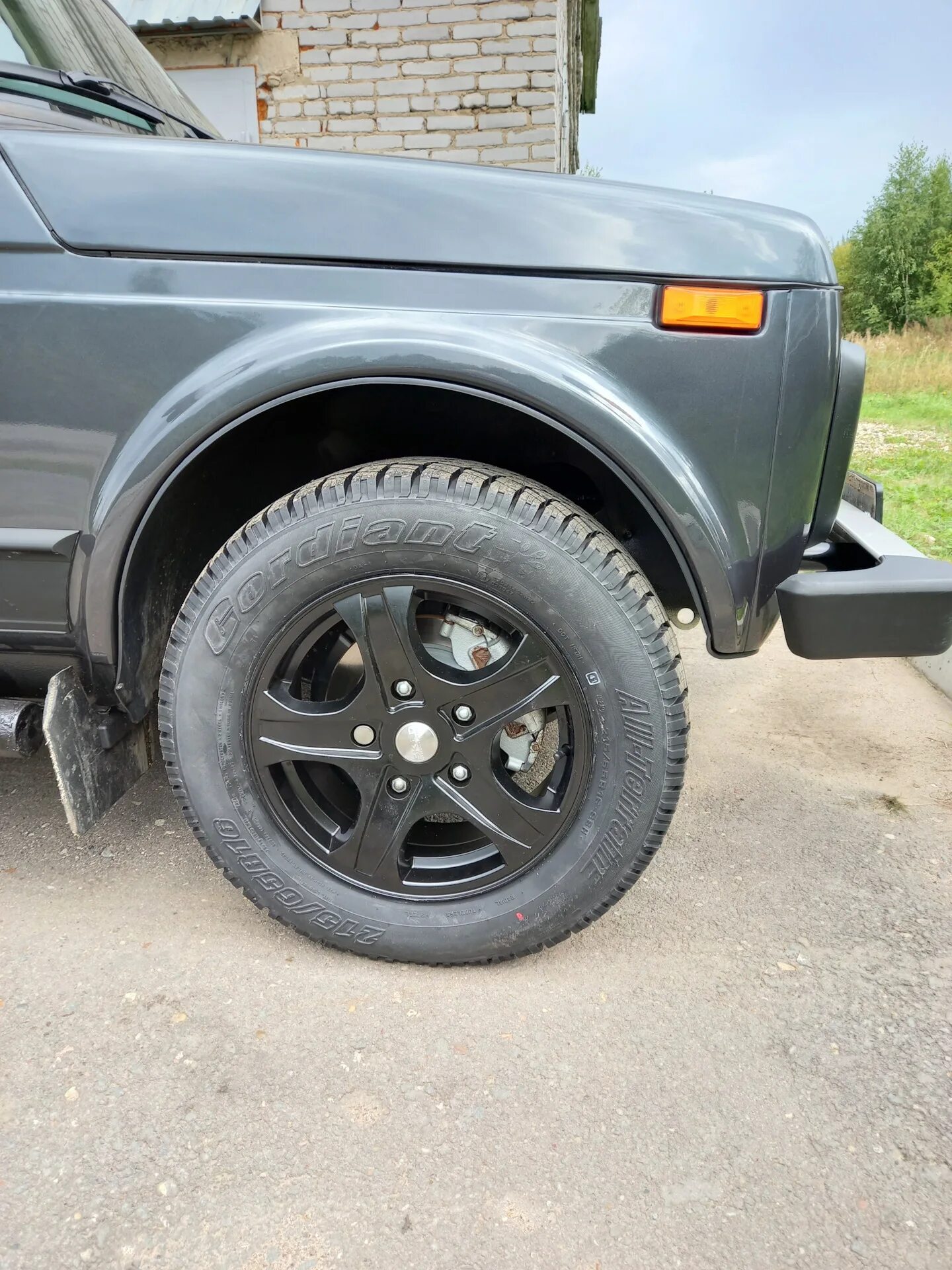 Нива на колесах 215 65 16 фото Остановился в итоге на шинах 215/65R16 . - Lada 4x4 5D, 1,7 л, 2020 года шины DR