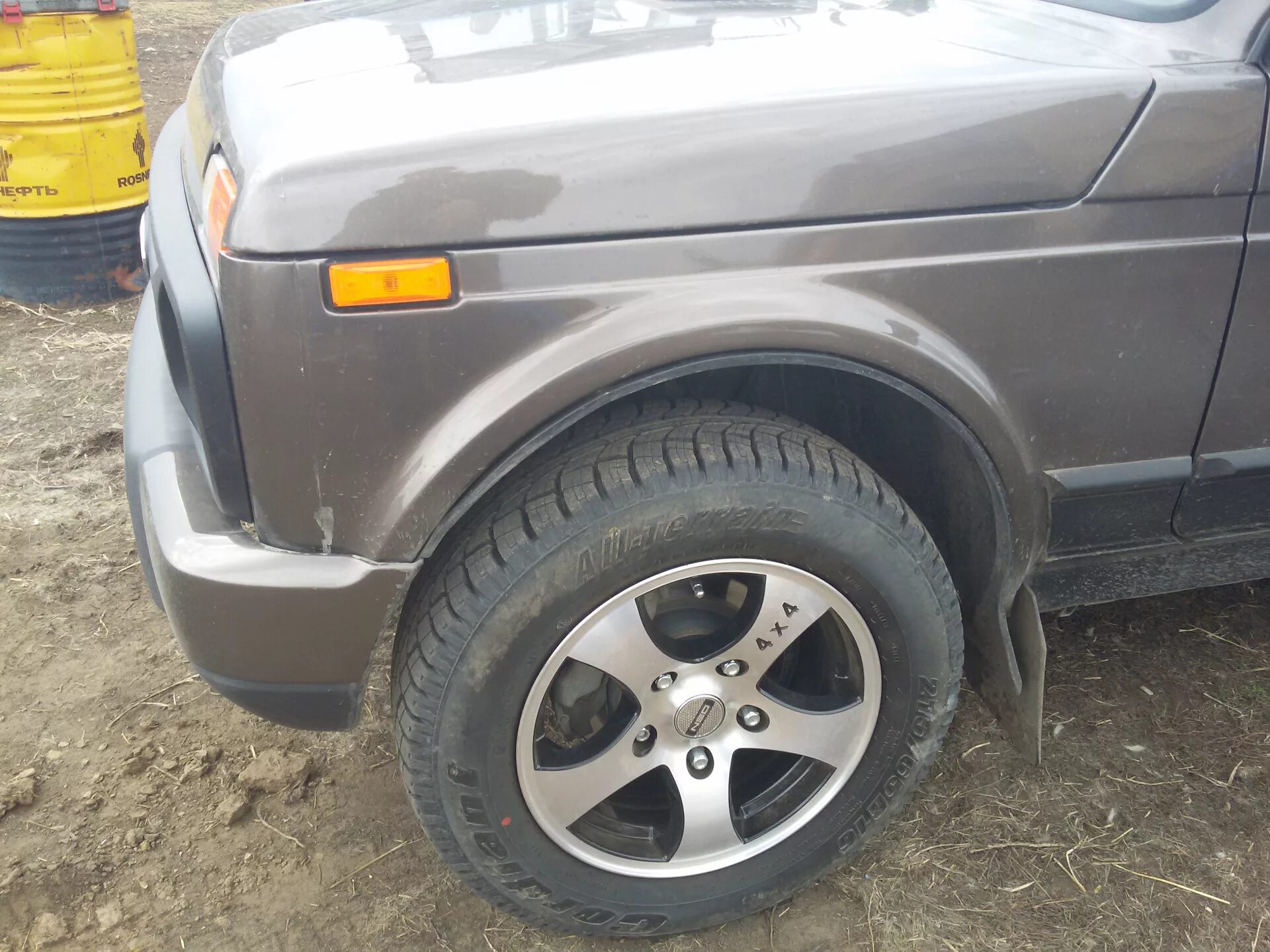 Нива на колесах 215 65 16 фото Колеса R16 215/65 не подходят на ниву урбан 5D - Lada 4x4 5D, 1,7 л, 2016 года ш