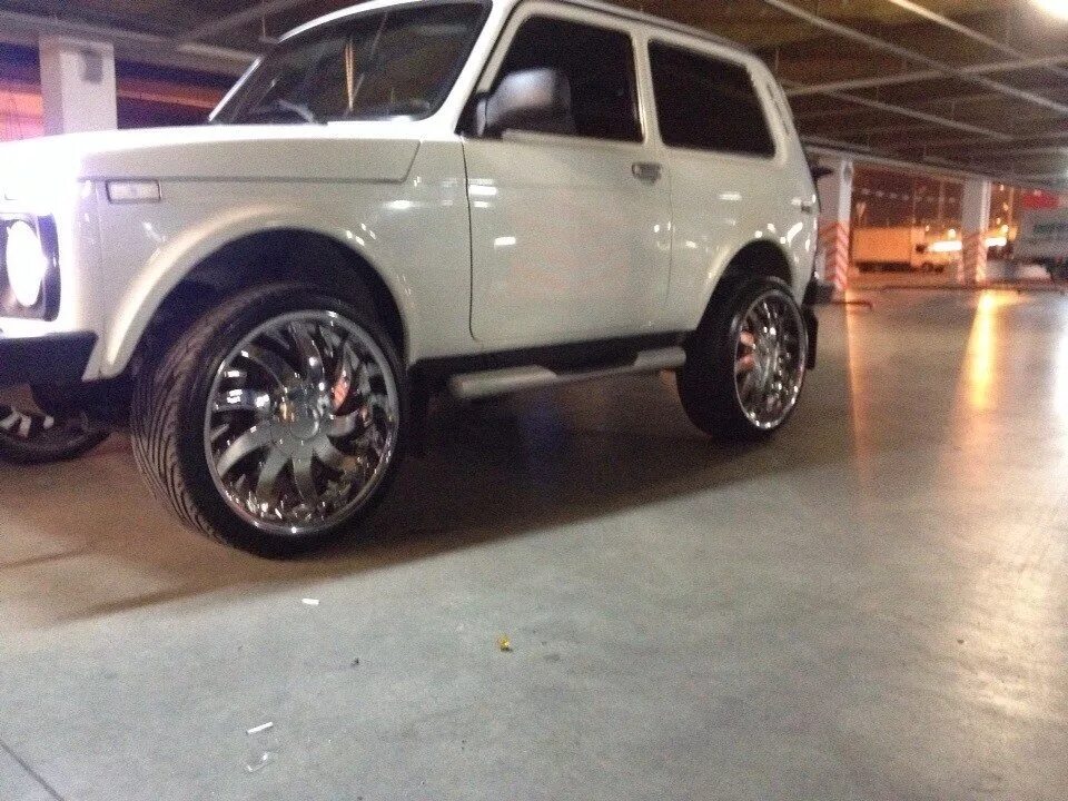 Нива на красивых дисках фото Ищу диски R18-R20 - Lada 4x4 3D, 1,7 л, 2013 года колёсные диски DRIVE2
