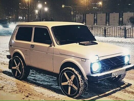 Нива на красивых дисках фото Купить б/у Lada (ВАЗ) 2121 (4x4) I Рестайлинг 1.7 MT (79 л.с.) 4WD бензин механи