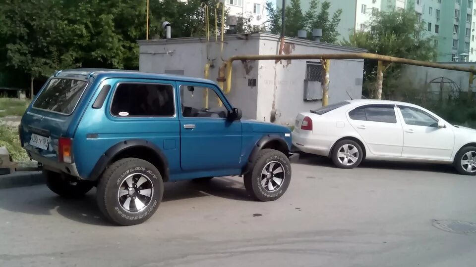 Нива на проставках фото Диски с вылетом - Lada 4x4 3D, 1,7 л, 2000 года колёсные диски DRIVE2