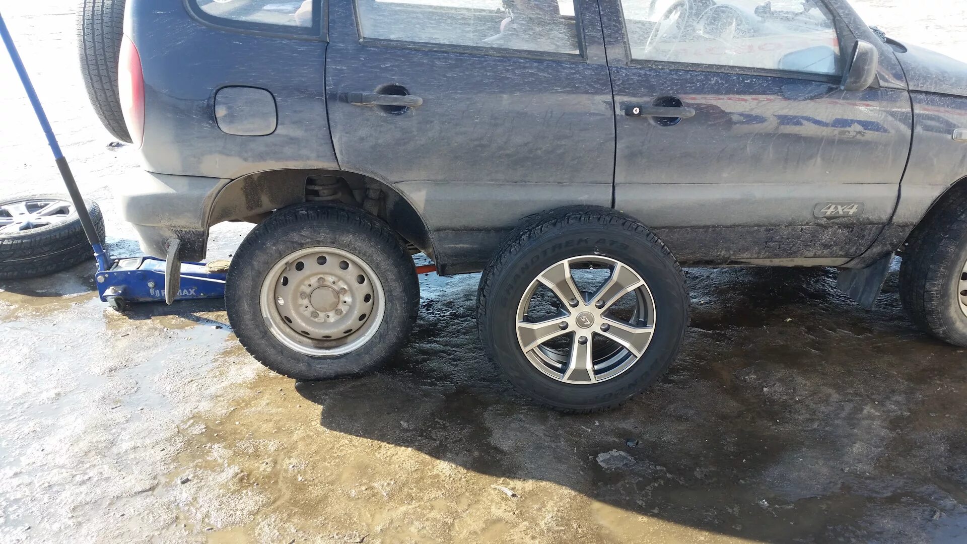 Нива на резине 205 55 16 фото колеса - Chevrolet Niva, 1,7 л, 2005 года колёсные диски DRIVE2