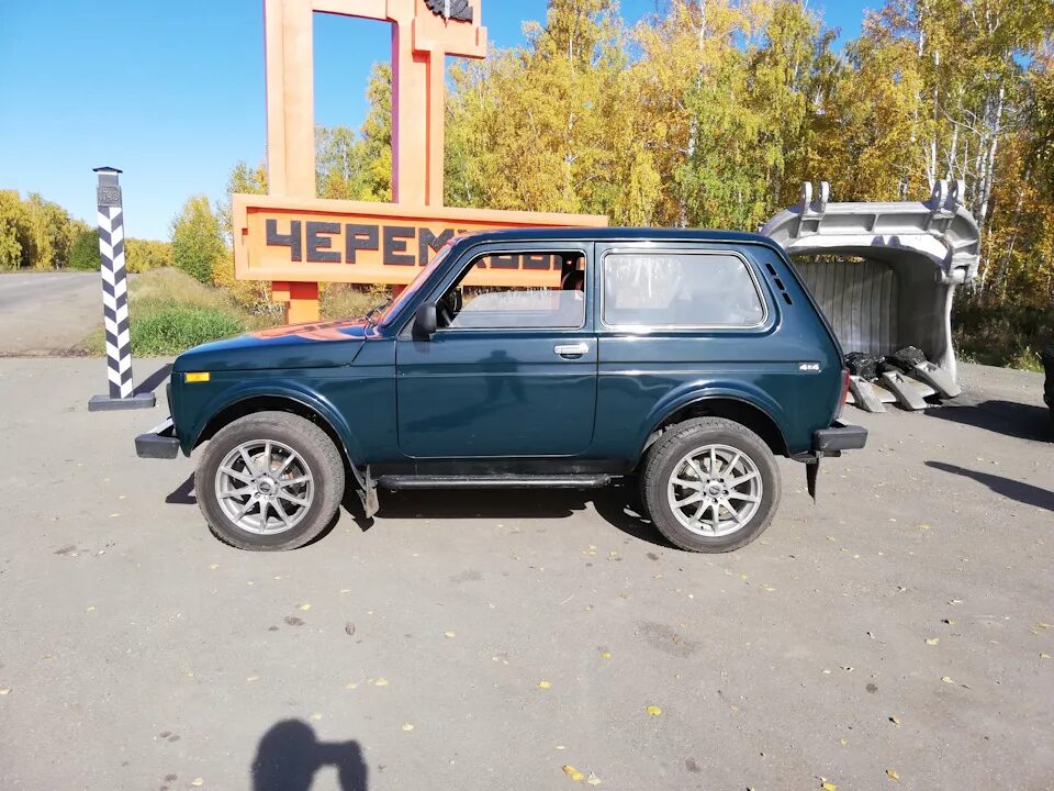 Нива на резине 205 55 16 фото 17 диски на нивас - Lada 4x4 3D, 1,7 л, 2010 года колёсные диски DRIVE2