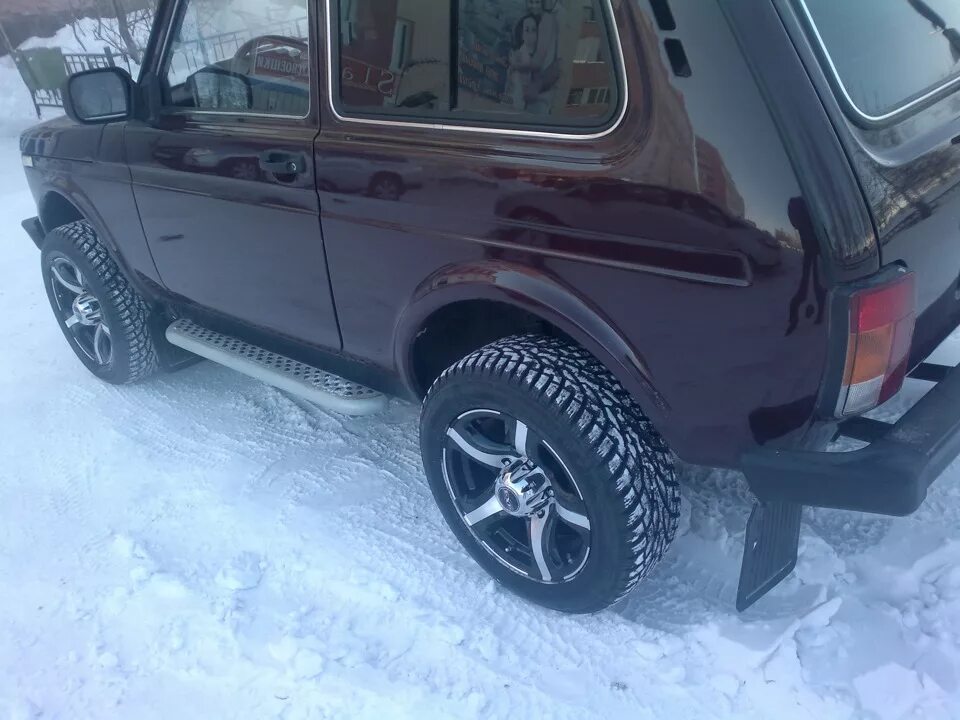 Нива на резине 205 55 16 фото Второй комплект зимних колес) - Lada 4x4 3D, 1,7 л, 2012 года колёсные диски DRI