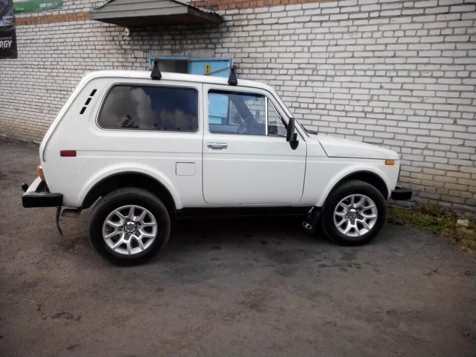 Нива на резине 205 55 16 фото Новая резина 225/60-16 - Lada 4x4 3D, 1,6 л, 1983 года шины DRIVE2