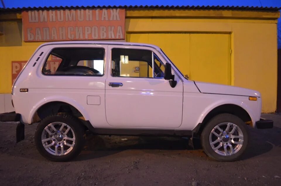 Нива на резине 205 55 16 фото Переобулся - Lada 4x4 3D, 1,6 л, 1982 года шины DRIVE2