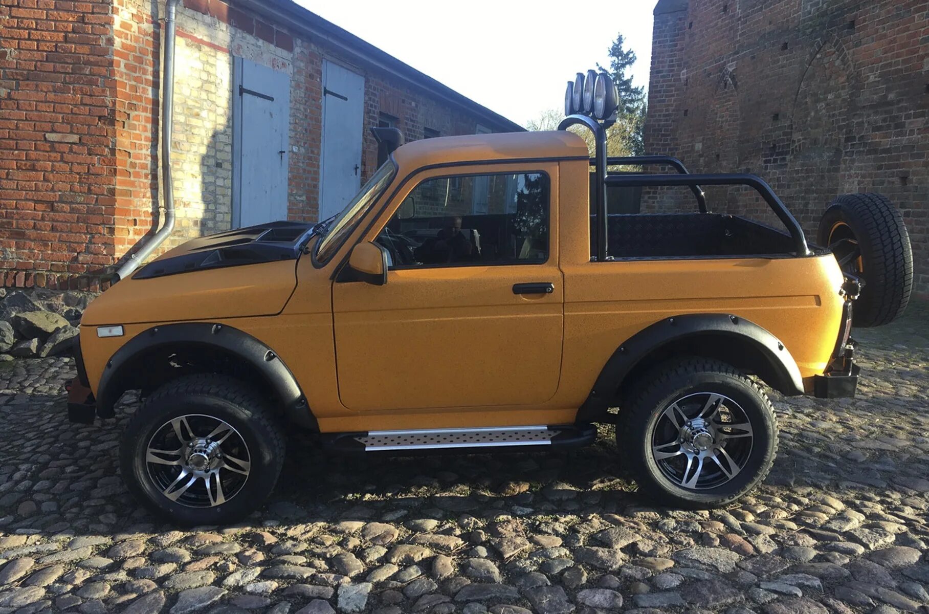 Нива некст фото Посмотрите на пикап Lada Niva Zubr. Его построили в Германии и он стоит три милл