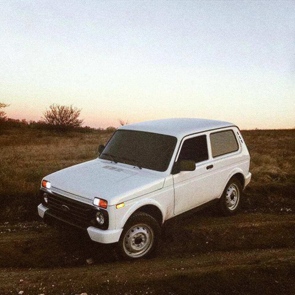 Нива новая белая фото старое, новое все перемешано! - Lada 4x4 3D, 1,7 л, 2006 года фотография DRIVE2